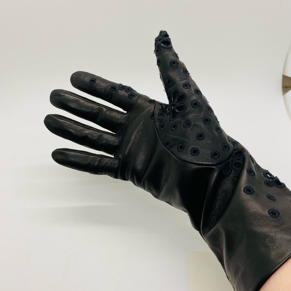 NWT Portolano Italian Leather Long Gloves Silk Lined Floral Detail Black Medium - Picture 10 of 10